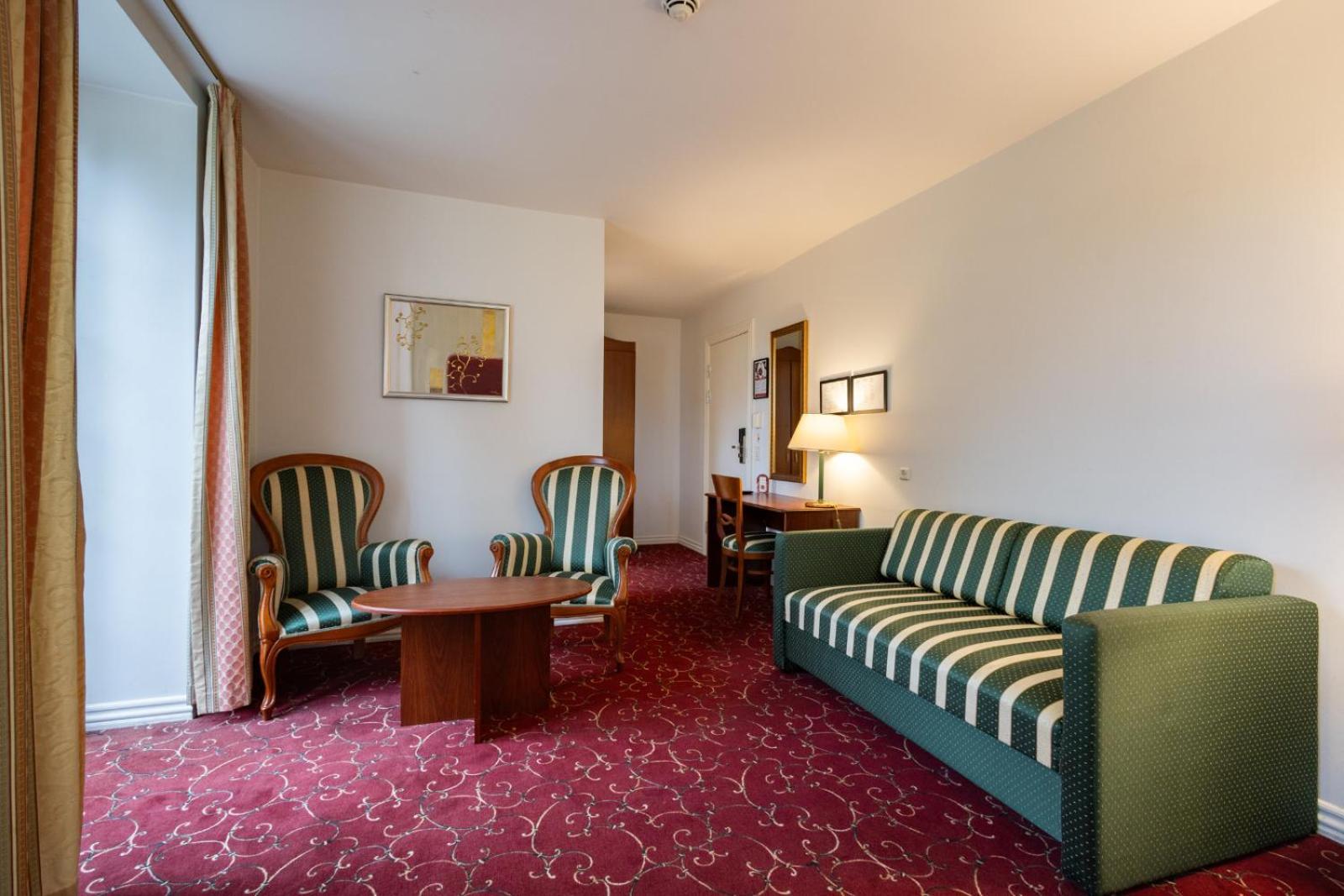 Milling Hotel Park 米泽尔法特 外观 照片