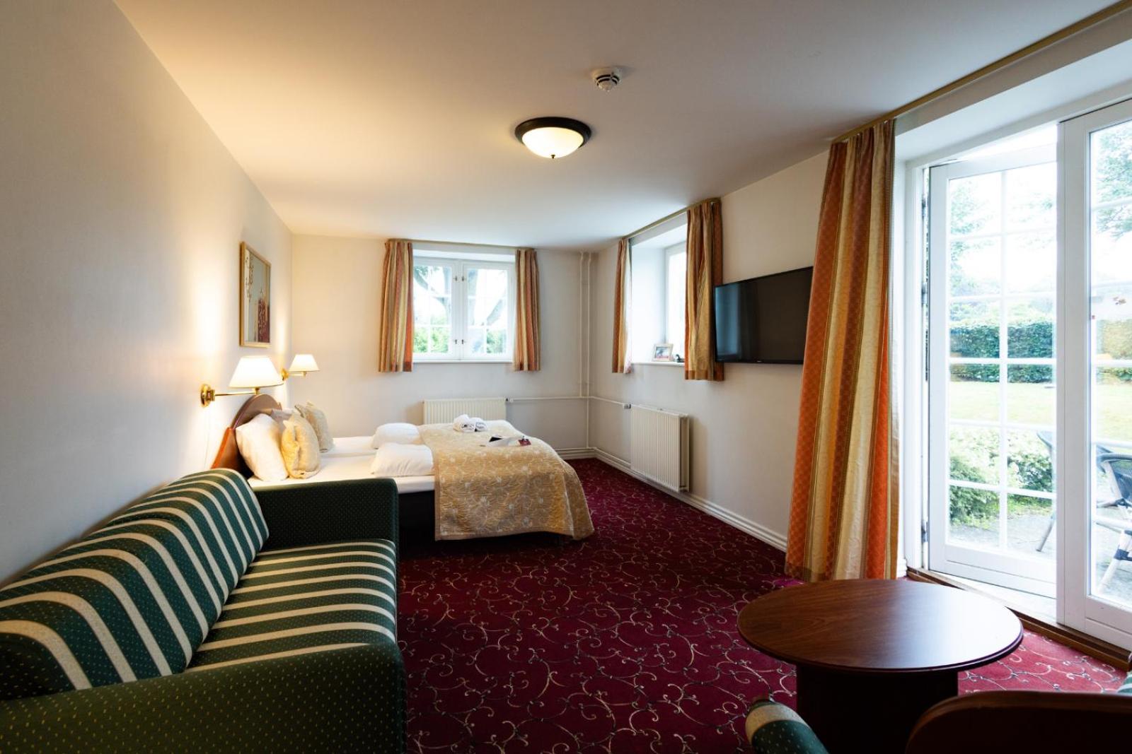 Milling Hotel Park 米泽尔法特 外观 照片