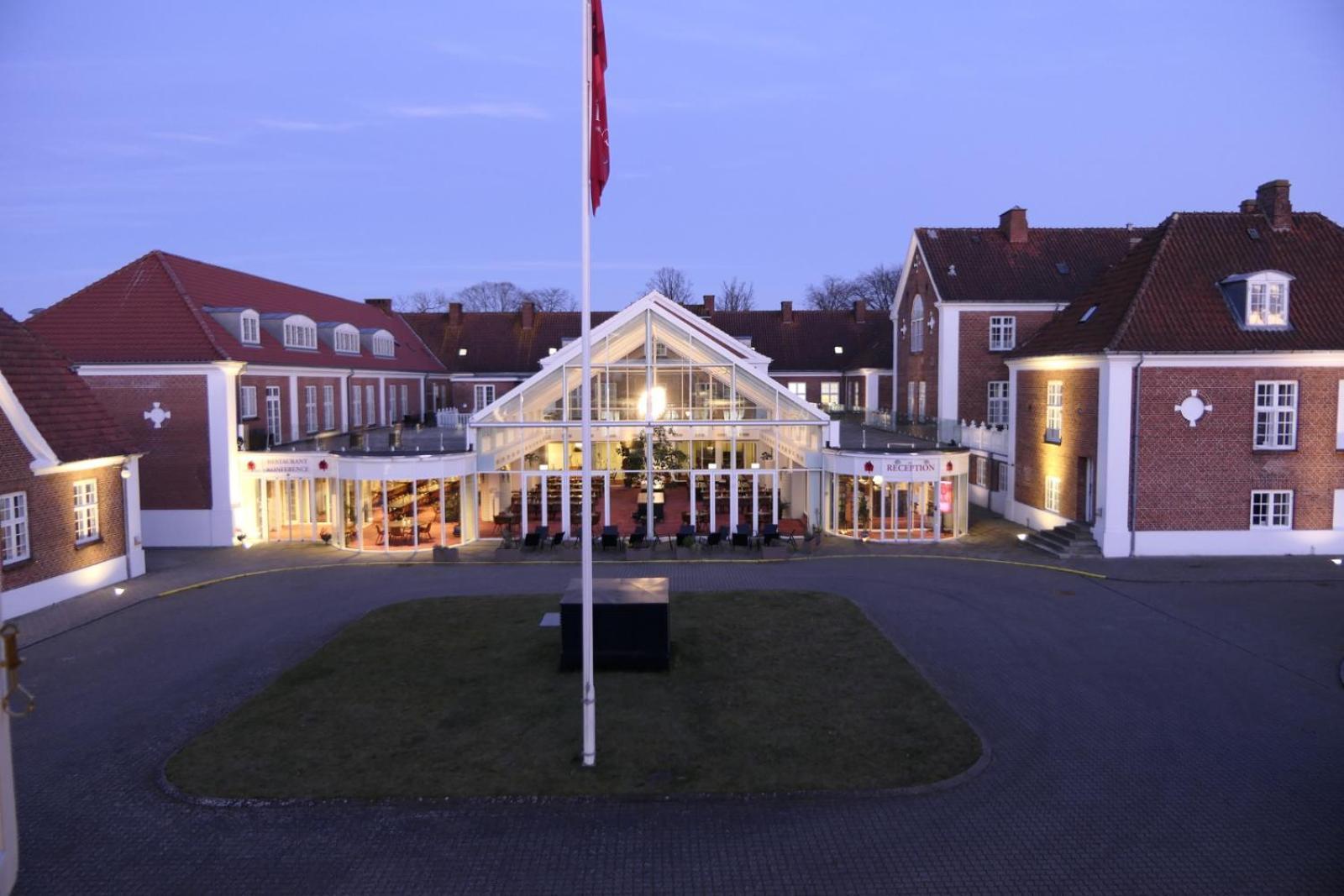 Milling Hotel Park 米泽尔法特 外观 照片
